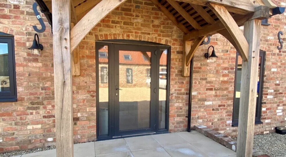 Arlingham Rd, Saul à louer - Photo de l’immeuble – Image 3 sur 3