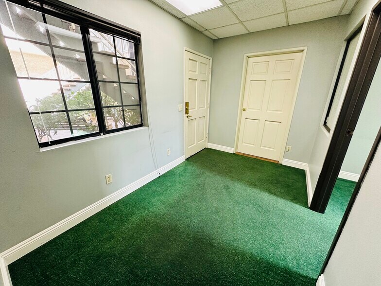 370 W Grand Blvd, Corona, CA à louer - Photo de l’immeuble – Image 2 sur 21