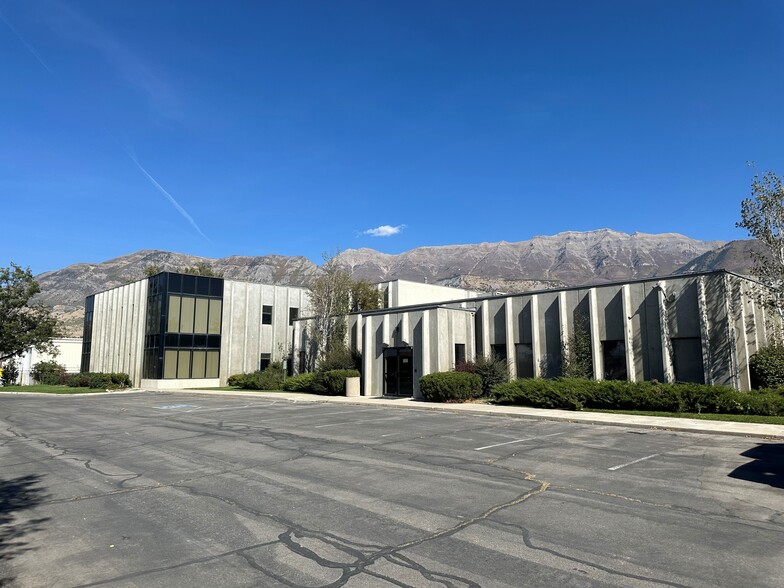 786 N Geneva Rd, Lindon, UT à louer - Photo de l’immeuble – Image 1 sur 6