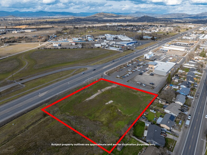 8074 Highway 62, White City, OR à vendre - Photo de l’immeuble – Image 2 sur 10