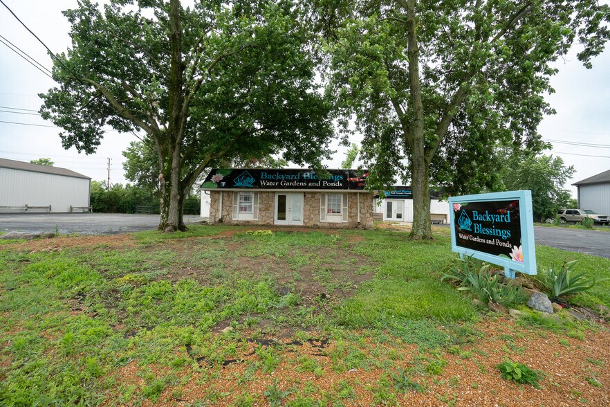 8135 E 30th St, Indianapolis, IN à louer - Photo de l’immeuble – Image 3 sur 19