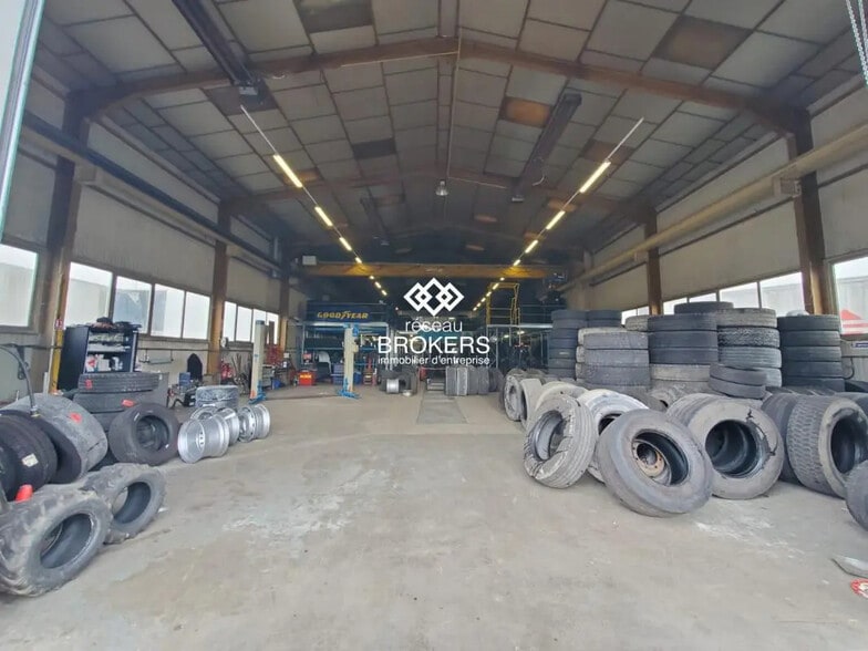 Industriel/Logistique dans Charvonnex à louer - Photo de l’immeuble – Image 1 sur 4