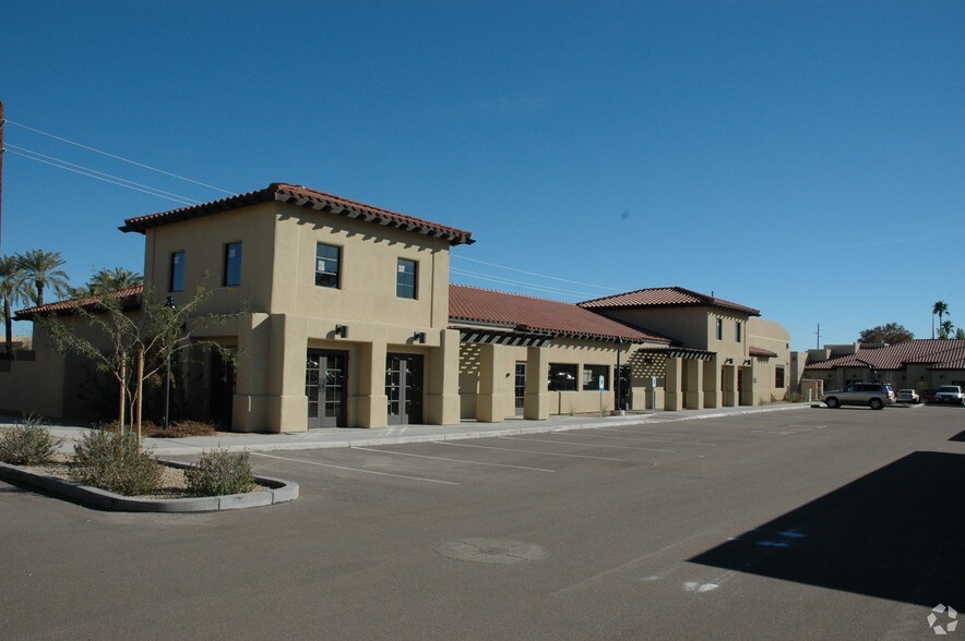 5410 N Scottsdale Rd, Paradise Valley, AZ à louer - Photo principale – Image 1 sur 6
