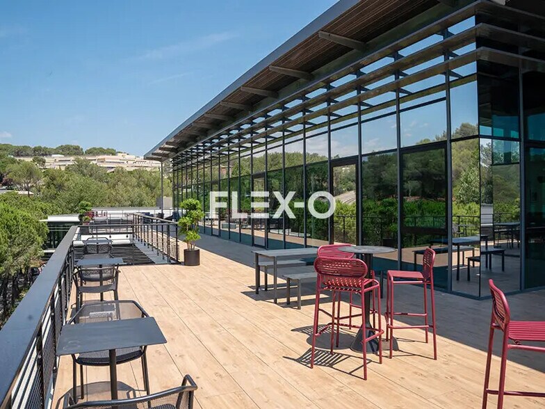 230 Route Des Dolines, Valbonne à louer - Photo de l’immeuble – Image 3 sur 6