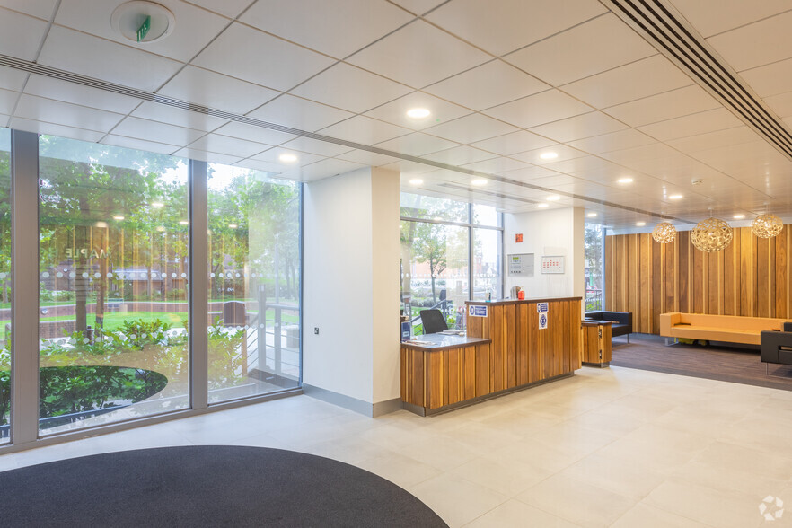 High St, Potters Bar à louer - Hall d’entrée – Image 3 sur 13