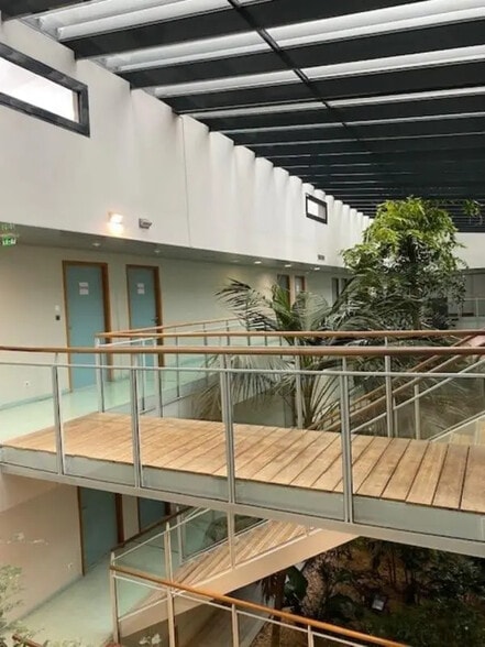 Bureau dans Montpellier à louer - Photo de l’immeuble – Image 3 sur 8