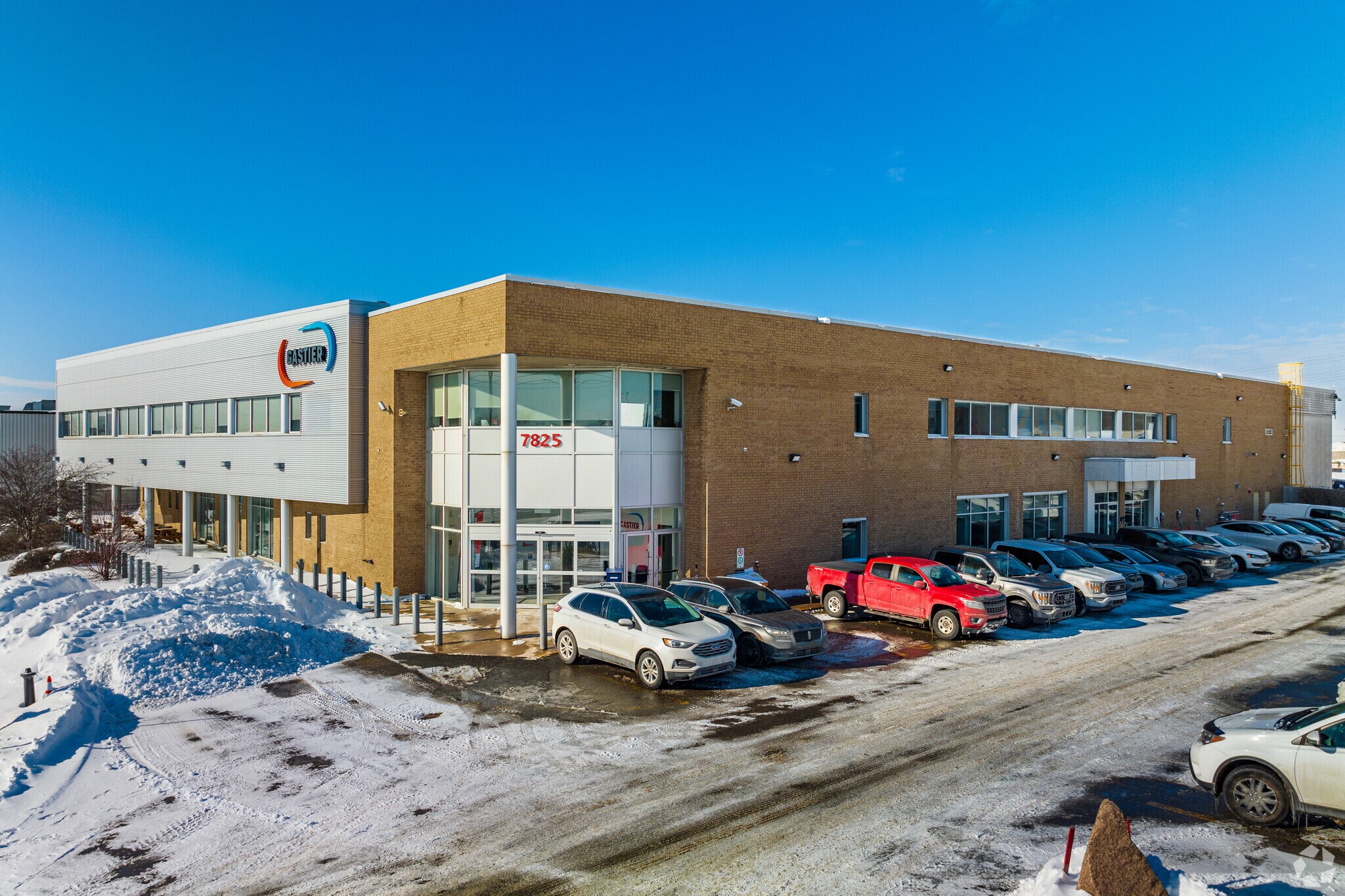 7825-7829 Blvd Henri-Bourassa E, Montréal, QC à vendre Photo de l’immeuble– Image 1 sur 9
