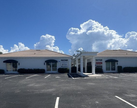 8065-8075 Beneva Rd, Sarasota, FL à louer - Photo de l’immeuble – Image 1 sur 7
