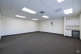 2210 Encinitas Blvd, Encinitas, CA à louer Photo intérieure– Image 2 sur 4