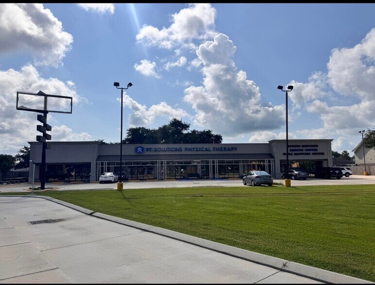 12371 US-90 Hwy, Luling, LA à louer - Photo de l’immeuble – Image 3 sur 10