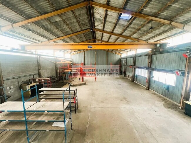 Plus de détails pour Local d’activités à vendre