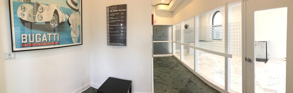 1811 St. Johns Ave, Highland Park, IL à louer - Hall d’entrée – Image 2 sur 3
