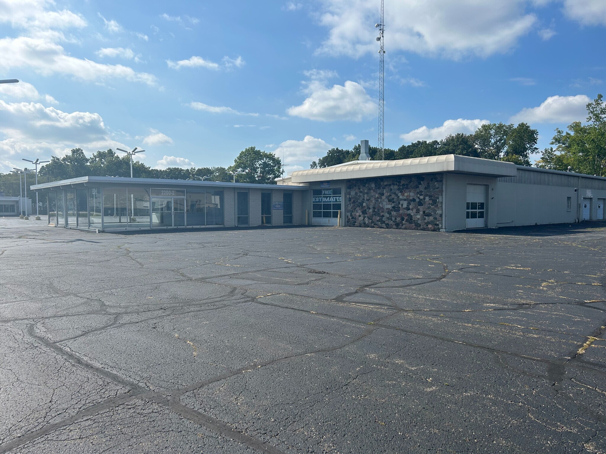 2200 Bypass Rd, Elkhart, IN à louer Photo de l’immeuble– Image 1 sur 4