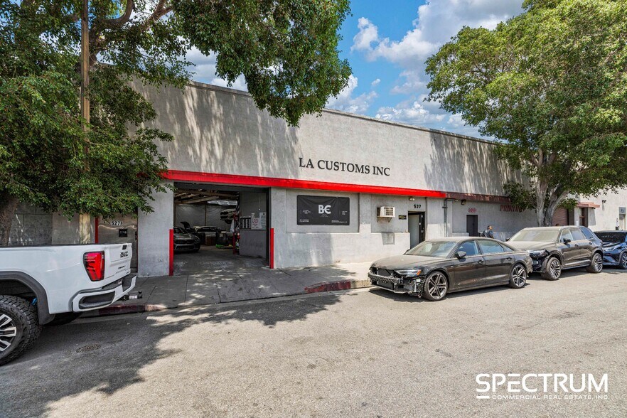 527 W Windsor Rd, Glendale, CA à vendre - Photo de l’immeuble – Image 1 sur 10