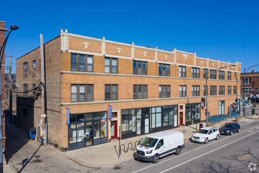 1403-1411 W Irving Park Rd, Chicago, IL à louer - Photo de l’immeuble – Image 2 sur 7