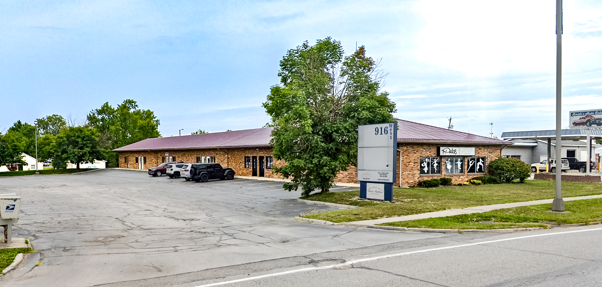 916 W Coliseum Blvd, Fort Wayne, IN à louer Photo principale– Image 1 sur 8