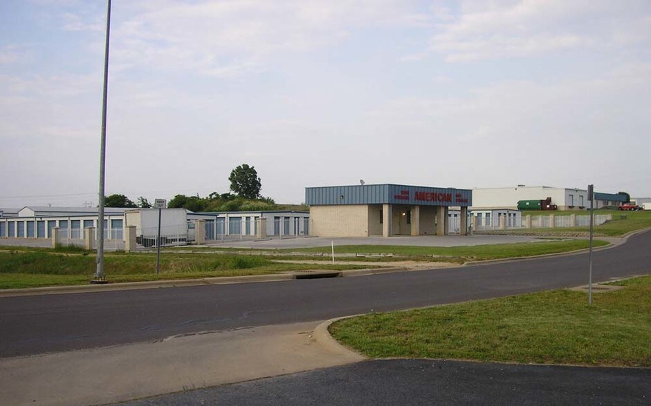 703 Kathryn St, Nixa, MO à vendre - Photo de l’immeuble – Image 2 sur 2