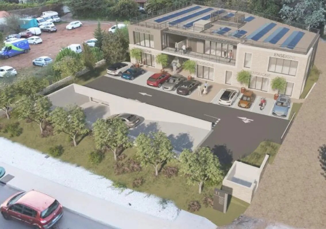 Local commercial dans Cuers à vendre Photo de l’immeuble– Image 1 sur 4