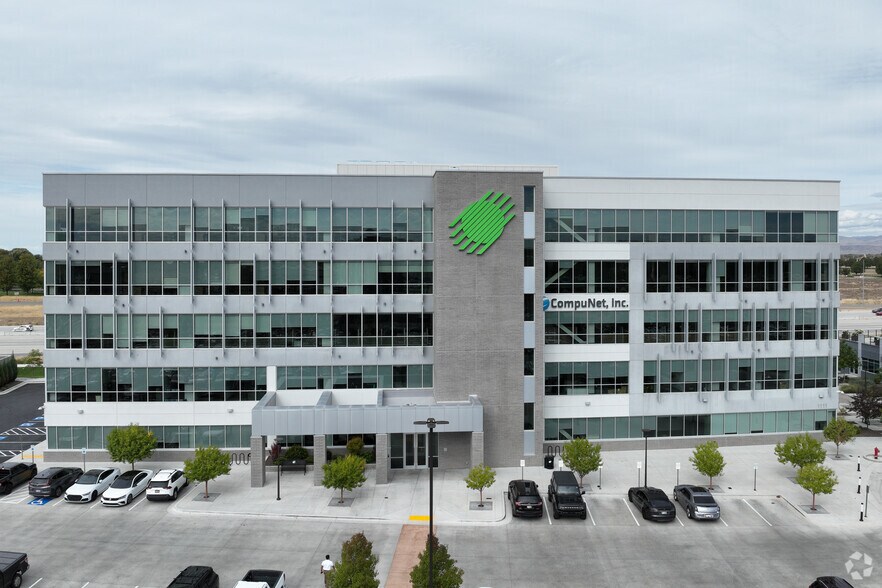 1111 S Silverstone Way, Meridian, ID à louer - Photo de l’immeuble – Image 2 sur 8