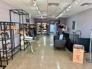 5614-5648 E Washington St, Indianapolis, IN à louer Photo intérieure– Image 1 sur 5