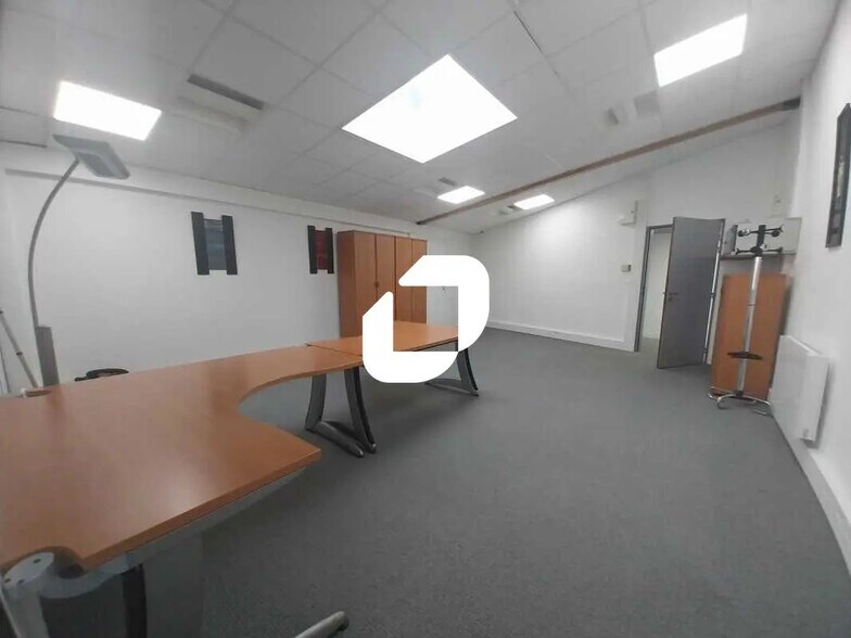 Bureau dans BOIS-D'ARCY à louer - Photo de l’immeuble – Image 3 sur 7