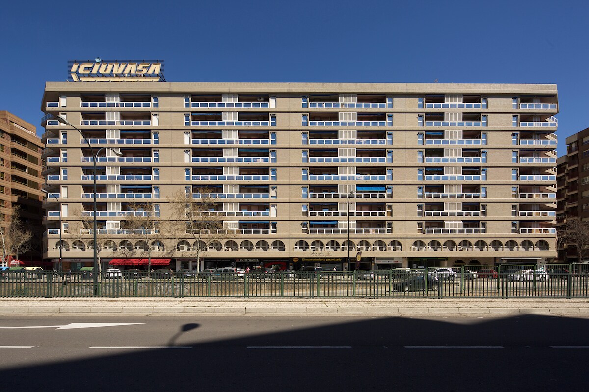 Avenida Cesáreo Alierta, 23, Zaragoza, Zaragoza à vendre Photo principale– Image 1 sur 2