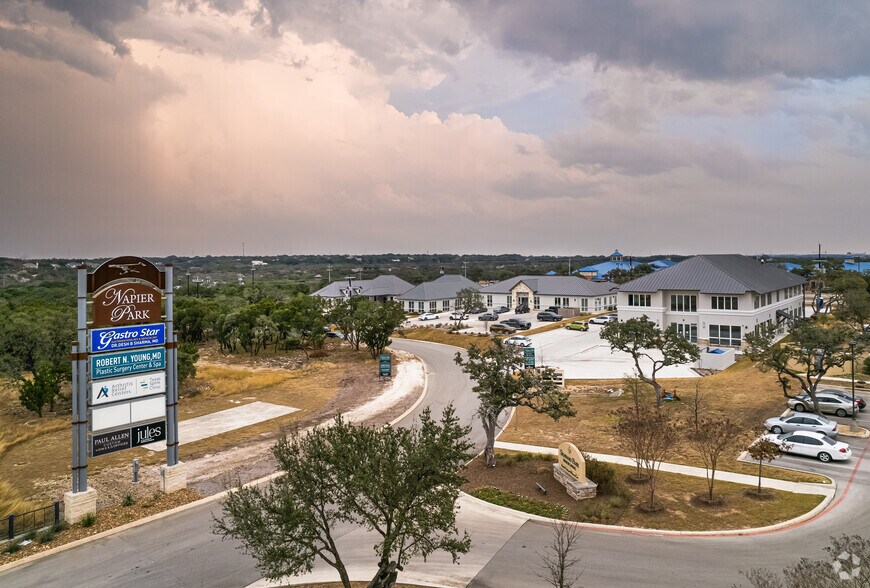 3216 Napier Park, Shavano Park, TX à louer - Photo de l’immeuble – Image 3 sur 26