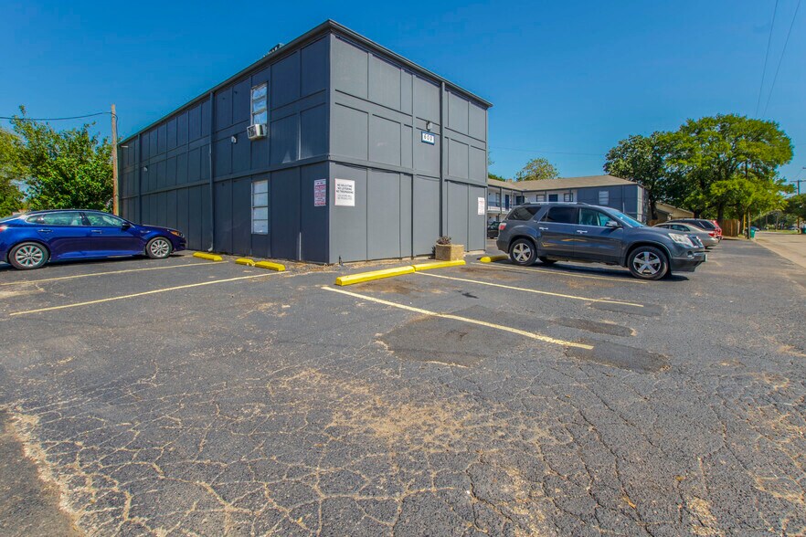 600 E Craven Ave, Waco, TX à vendre - Photo de l’immeuble – Image 2 sur 8