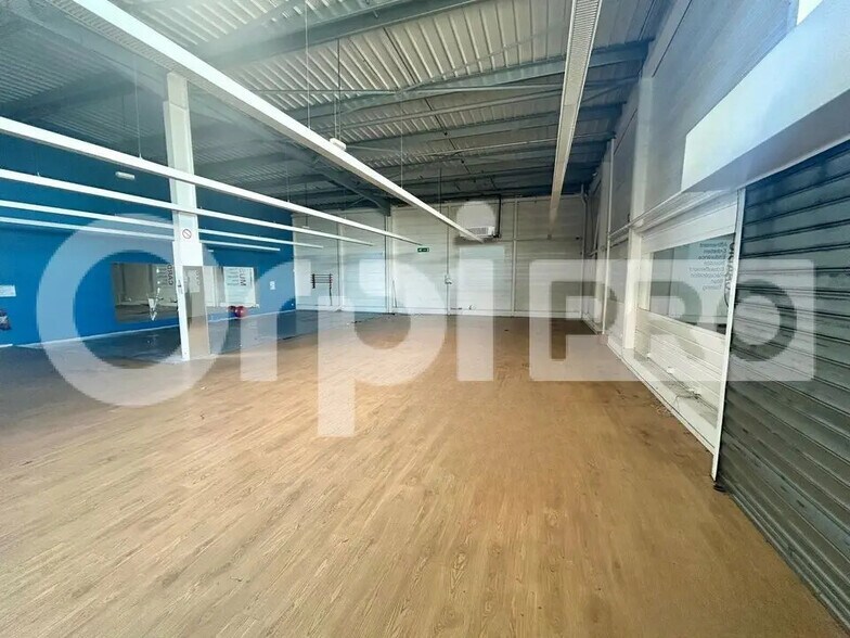 Local commercial dans Mennecy à louer - Photo intérieure – Image 3 sur 4