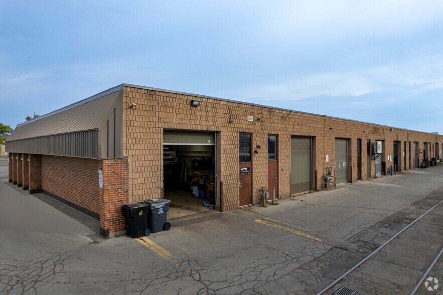 101 Toro Rd, Toronto, ON à vendre - Photo de l’immeuble – Image 2 sur 12