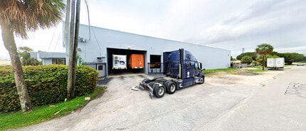 13290 NW 45th Ave, Opa-locka, FL à louer Photo intérieure– Image 2 sur 7