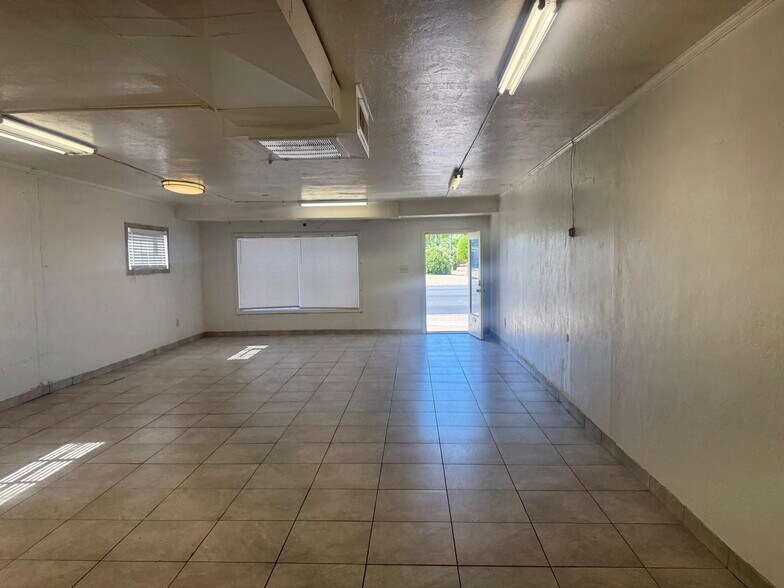 929-931 E Indian School Rd, Phoenix, AZ à louer - Photo de l’immeuble – Image 2 sur 5