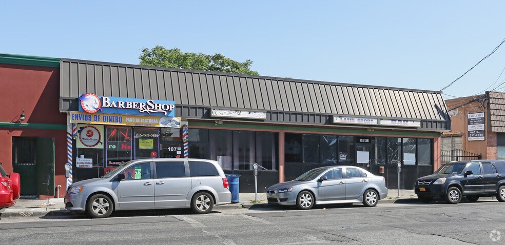 107-113 Jackson St, Hempstead, NY à louer - Photo de l’immeuble – Image 3 sur 3