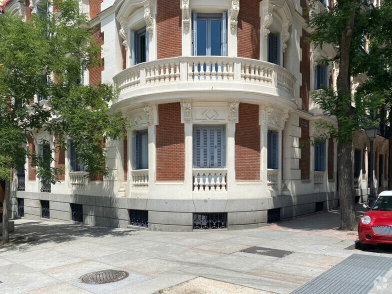 Immeuble residentiel dans Madrid, Madrid à vendre - Photo intérieure – Image 1 sur 1