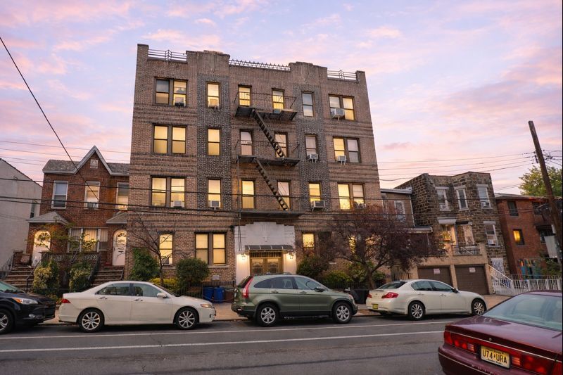 34-12 29th St, Long Island City, NY à vendre Photo principale– Image 1 sur 18