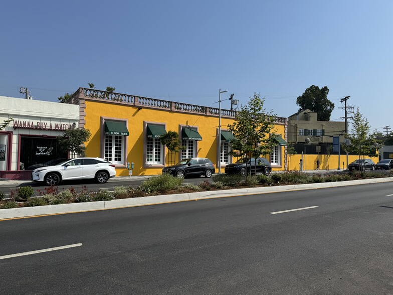 8435 Melrose Ave, West Hollywood, CA à louer - Photo de l’immeuble – Image 2 sur 25