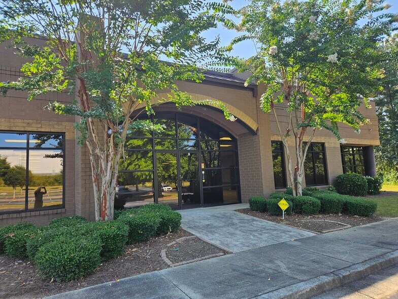 3750 Naturally Fresh Blvd, Atlanta, GA à louer - Photo de l’immeuble – Image 3 sur 15
