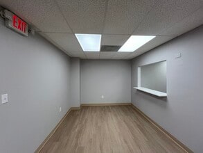 6101 Webb Rd, Tampa, FL à louer Photo intérieure– Image 2 sur 16