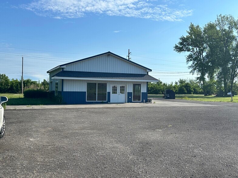 3857 State Route 104, Williamson, NY à vendre - Photo de l’immeuble – Image 2 sur 20
