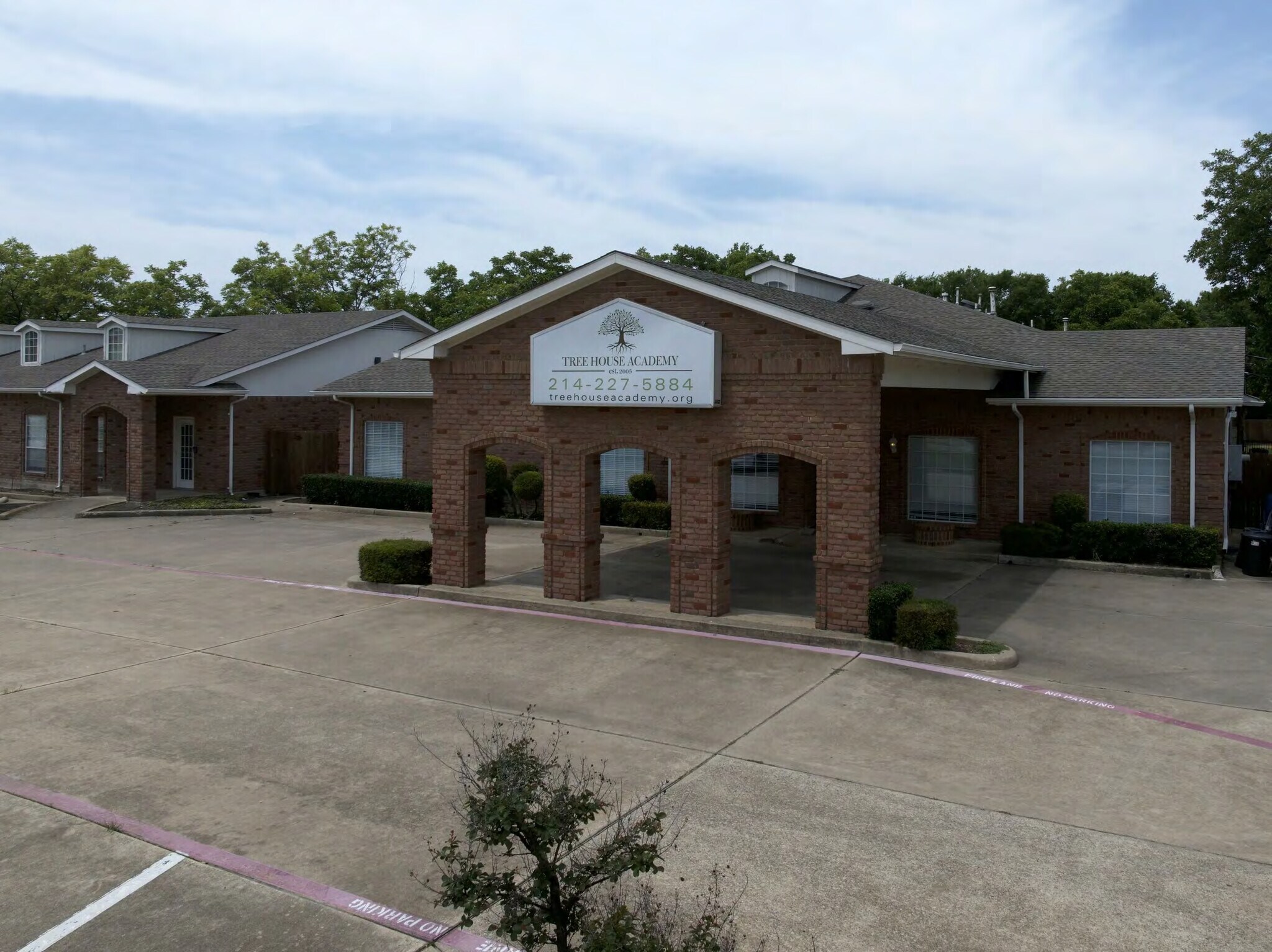 7501 Dalrock Rd, Rowlett, TX à vendre Photo de l’immeuble– Image 1 sur 13