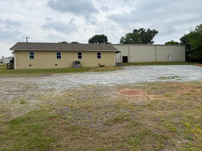 6114 US-76, Pendleton, SC à vendre - Photo de l’immeuble – Image 1 sur 34