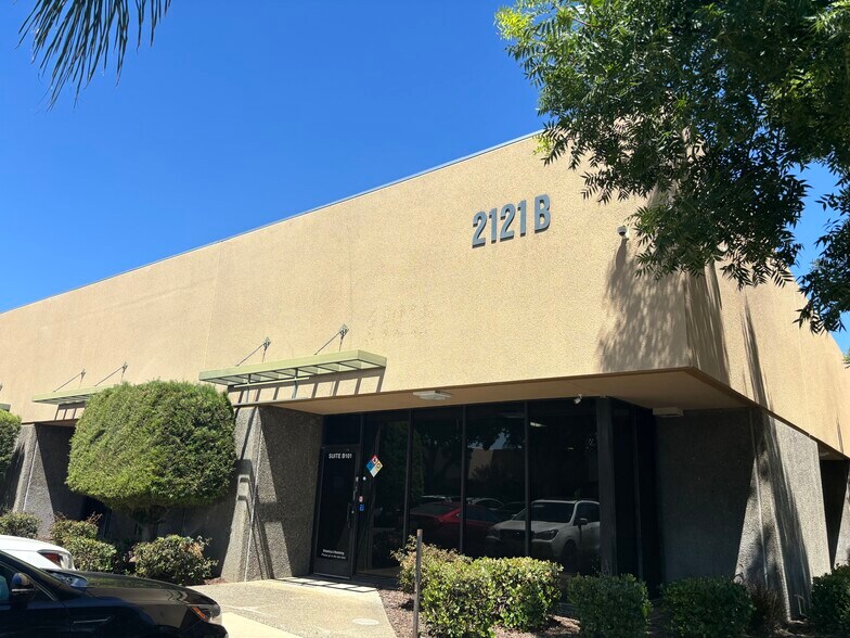 2121 2nd St, Davis, CA à louer - Photo de l’immeuble – Image 3 sur 9