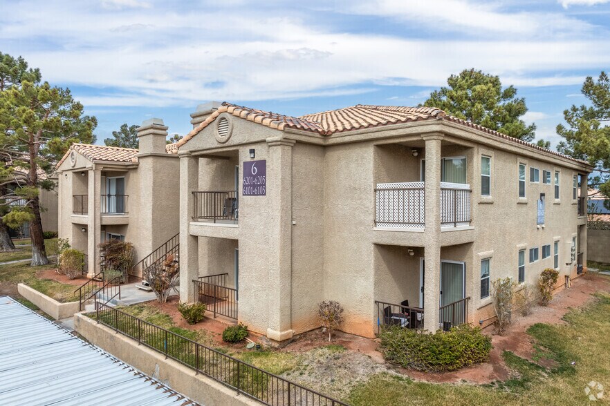 122 N Jessup Rd, Henderson, NV à vendre - Photo de l’immeuble – Image 2 sur 20