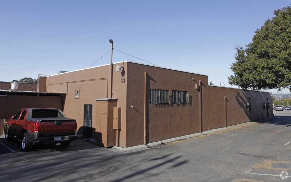 2423 Grove Way, Castro Valley, CA à vendre - Photo de l’immeuble – Image 2 sur 2