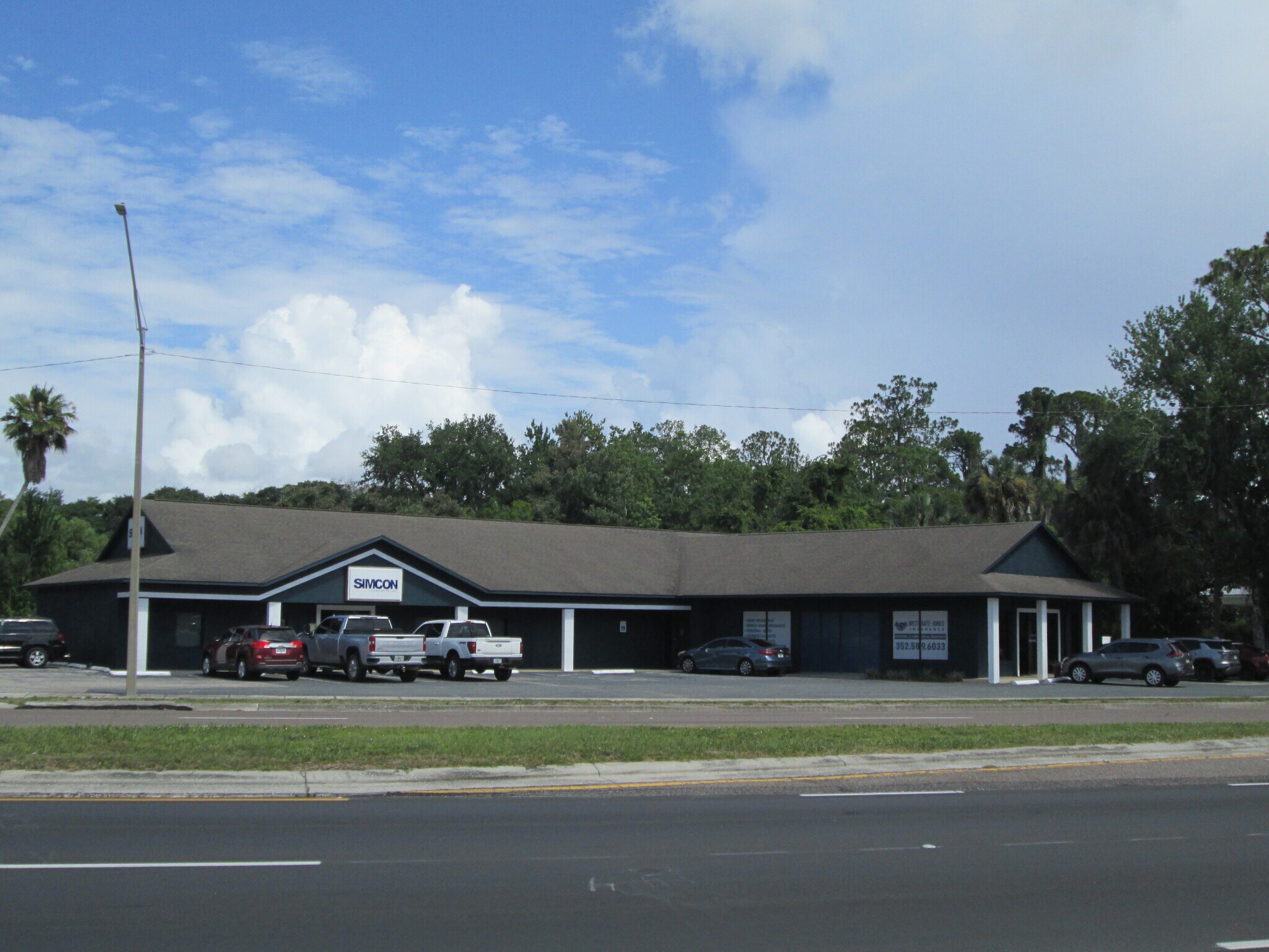 100 W Burleigh Blvd, Tavares, FL à louer Photo de l’immeuble– Image 1 sur 12