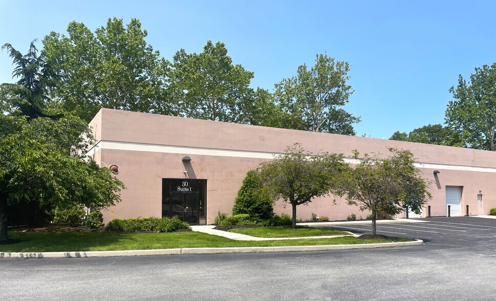 50 Three Tun Rd, Frazer, PA à louer - Photo de l’immeuble – Image 1 sur 15