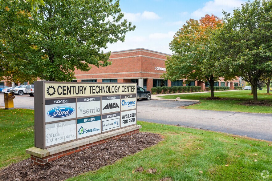 50453-50489 Pontiac Trl, Wixom, MI à louer - Photo de l’immeuble – Image 3 sur 7