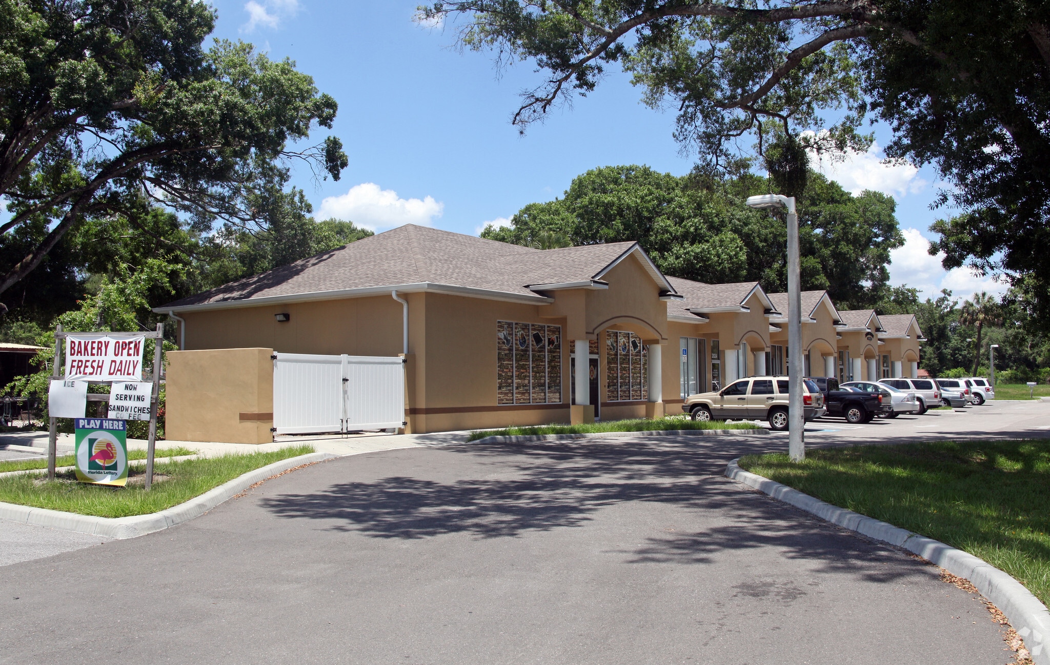 2018-2026 S 50th St, Tampa, FL à louer Photo principale– Image 1 sur 10