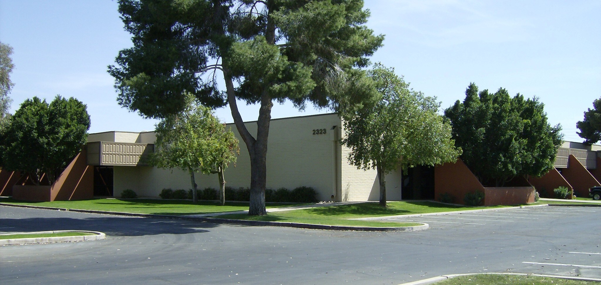 2323 E Magnolia St, Phoenix, AZ à louer Photo de l’immeuble– Image 1 sur 10