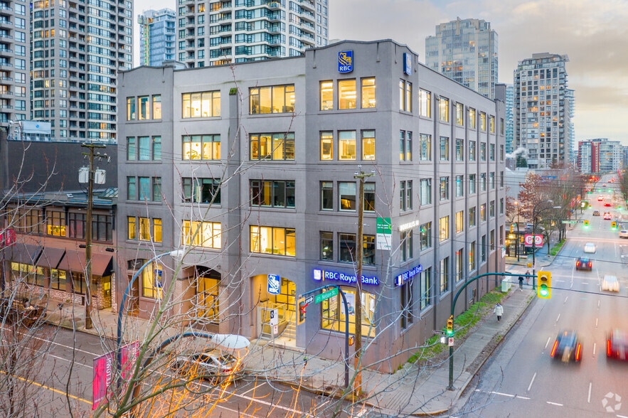 990 Homer St, Vancouver, BC à louer - Photo de l’immeuble – Image 2 sur 15
